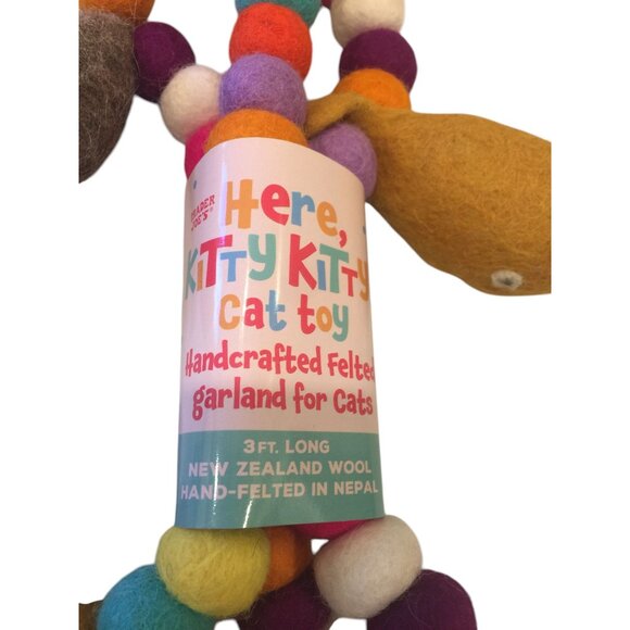 Trader Joe's HERE KITTY KITTY! Cat Toy Felted 3' Garland Mice Fish Balls - Picture 2 of 3